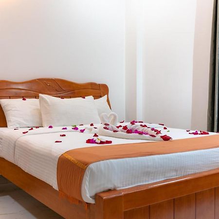 White Beach Holiday At Hulhumale' Exterior photo